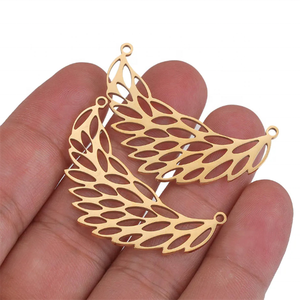 Yiwu Aceon acier inoxydable filigrane découpé au Laser creux découpé incurvé bricolage deux trous ange aile connecteur charme - Product Image 3