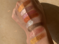 Palette de maquillage avec différentes options de couleurs, fard à paupières scintillant métallique diamant, fard à paupières métallique pailleté, fard à paupières unique scintillant