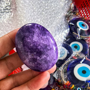 Commercio all'ingrosso 45mm cristalli di guarigione di <span class=keywords><strong>pietra</strong></span>, porpora <span class=keywords><strong>Lepidolite</strong></span> <span class=keywords><strong>pietra</strong></span> di palma di cristallo per la vendita - Product Image 4