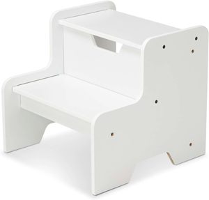 Repose-pieds en bois à deux niveaux pour enfants, disponible dans des couleurs personnalisables, adapté à une utilisation dans n'importe quel style de décoration intérieure. - Product Image 1