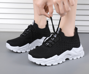 Zapatos de Moda para Mujer, Diseño Personalizado, Tejido Suave y Ligero, Color Blanco, con Aumento de Altura - Product Image 3