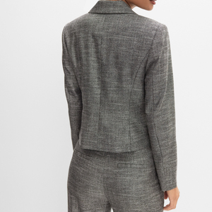 Blazer Corto Entallado de Mujer con Doble Abotonadura y Estampado de Pata de Gallo Gris – Chaqueta de Oficina y Eventos con Solapa Entallada - Product Image 4