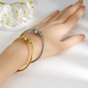 Brazaletes de Acero Inoxidable con Baño de Oro de 18K, Diseño Trenzado, Joyería Religiosa Cristiana Católica, Sin Deslustre - Product Image 4