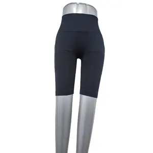 HUAXI It's a seamless pair of men's three-quarter pants with a sporty style