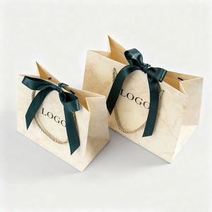Sac en papier de boutique écologique imprimé avec logo personnalisé, noir mat, brun kraft, or, pour vêtements, chaussures, promotions - Product Image 2
