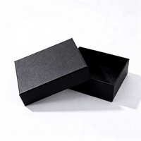 Fond de couverture de cadeau télescopique élégant comprenant des produits carrés foulards carrés mouchoirs colliers divers cadeau cadeau