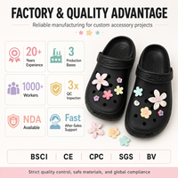 Breloques personnalisées en forme de fleurs pour Crocs, breloques en résine pour sabots avec support broche, multi-usages, OEM ODM, vente en gros