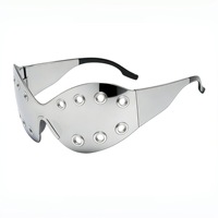 Gafas de Sol Estilo Cyberpunk con Remaches Metálicos, Protección UV400, Montura Completa de PC, Material Futurista para Fiestas y Festivales