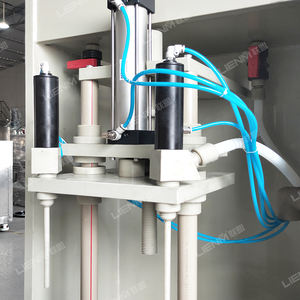 LIENM Máquina <span class=keywords><strong>de</strong></span> llenado <span class=keywords><strong>de</strong></span> líquidos corrosivos químicos anticorrosión <span class=keywords><strong>de</strong></span> cuatro cabezales Máquina <span class=keywords><strong>de</strong></span> llenado <span class=keywords><strong>de</strong></span> líquidos corrosivos <span class=keywords><strong>de</strong></span> botellas <span class=keywords><strong>de</strong></span> plástico - Product Image 6