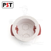 Boîtier d'interrupteur 1+2 gang 35 mm de profondeur en ABS/PVC avec indice de protection IP54 et norme BS5733