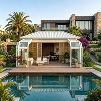Salle en verre transparent en alliage d'aluminium avec toit plat moderne et étanche pour salon de jardin résidentiel dans une villa d'hôtel ou véranda
