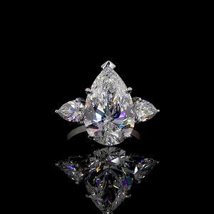 Majestic Pear Ring Oro blanco de 14K/18K, Diamante cultivado en laboratorio, Anillo, Tres piedras modernas, Mujer - Product Image 1