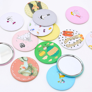 กระจกแต่งหน้ากระเป๋าพกพาลายการ์ตูนน่ารัก - Product Image 1