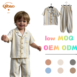 Set Trendy Personalizzato per Bambini con Camicia e Pantaloni in Morbido Crepe Stampato, Scollo a V con Tasche, in Cotone Traspirante per Uso Quotidiano Casual - Product Image 1