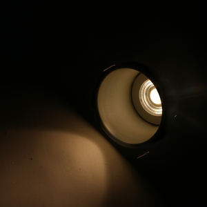 Lámpara de Techo LED de Alta Reproducción Cromática (CRI) con Colores Realistas para Estudios de Arte e Iluminación Comercial con Sistema de Control de Iluminación - Product Image 6