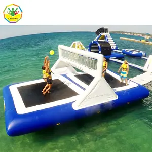 Aqua Park Equipment trampolino gonfiabile per acqua campo da pallavolo/campo da pallavolo galleggiante in vendita