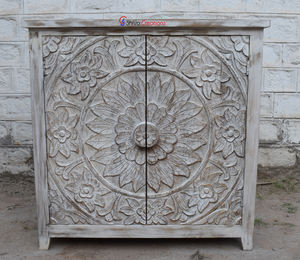 Armoire en bois de manguier massif sculpté à la main, style industriel vintage indien, vente en gros - Product Image 1