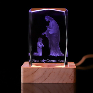 Quả cầu pha lê khắc laser 3D trực tiếp từ nhà máy, đế gỗ LED, chủ đề Thánh giá thiên thần, quà tặng Lễ Rước Lễ lần đầu cho trẻ em - Product Image 3