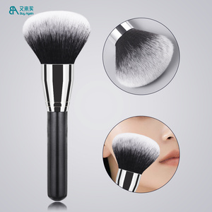 Juego <span class=keywords><strong>de</strong></span> Brochas <span class=keywords><strong>de</strong></span> <span class=keywords><strong>Maquillaje</strong></span> Profesional <span class=keywords><strong>de</strong></span> Alta Calidad para Envío Directo, Juego <span class=keywords><strong>de</strong></span> Brochas <span class=keywords><strong>de</strong></span> <span class=keywords><strong>Maquillaje</strong></span> Todo en Uno <span class=keywords><strong>de</strong></span> 40 Piezas en Color Plateado y Negro con Bolsa - Product Image 6