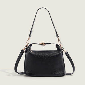 Sac à main rouge-brun populaire pour petites femmes, avec un design de sac à bandoulière haut de gamme type boîte à lunch - Product Image 6