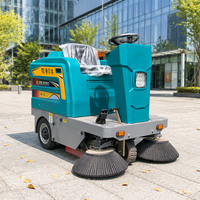 Nouvelle balayeuse électrique compacte autoportée 48V 45AH à batterie au plomb pour le nettoyage des rues communautaires
