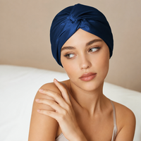 Topi tidur berbahan 100% sutra ini anti kusut, lembut, nyaman, dan ramah di rambut serta kulit Anda.