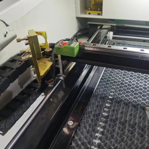 Machine de <span class=keywords><strong>gravure</strong></span> <span class=keywords><strong>laser</strong></span> CO2 400x600mm pour <span class=keywords><strong>gravure</strong></span> de sceaux, <span class=keywords><strong>bois</strong></span>, panneaux M2, cuir, acrylique, contreplaqué, MDF, caoutchouc - Product Image 3