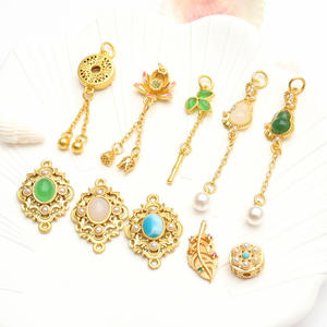 HD0324 จี้เหรียญดอกบัวประดับมุกและพู่ทองสไตล์<span class=keywords><strong>จีน</strong></span><span class=keywords><strong>โบราณ</strong></span> พร้อมจี้ไม้ไผ่ สำหรับทำสร้อยข้อมือ สร้อยคอ หรือเครื่องประดับ - Product Image 6