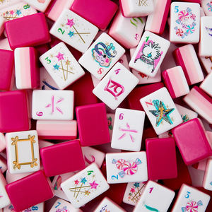 Tuiles de Mahjong Américaines Rouges Modernes Personnalisables en Mélamine Acrylique Multi-couches avec Service OEM - Product Image 1