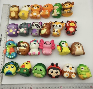 Jouets anti-stress en mousse PU souple en forme de capsules d'animaux, petits, de 50-55 mm (2 pouces), pour enfants unisexes de 8 à 13 ans, vente en gros - Product Image 2