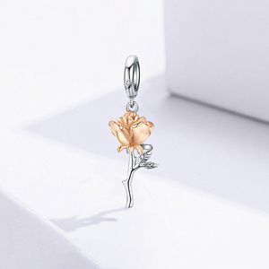 Pendentif en alliage plaqué or rose avec fleur, tige et feuilles argentées, romantique, pour cadeau unisexe - Product Image 4