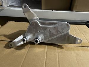 Nuovi pezzi di ricambio per auto di fabbrica JB3Z7A095C di alta qualità per il radiatore dell'olio di trasmissione A/T per il 2.0 Ford Ranger - Product Image 5