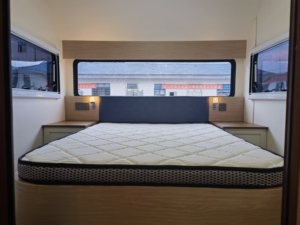 Caravane de tourisme avec châssis AL-KO, équipement de <span class=keywords><strong>camping</strong></span> pour 2 <span class=keywords><strong>à</strong></span> 6 personnes, cuisine et salle de bain écologiques, homologuée pour la route - Product Image 4