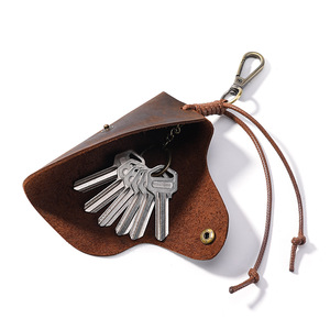 กระเป๋าใส่กุญแจหนังแท้ลาย Crazy Horse สำหรับผู้ชาย รุ่นใหม่ งานแฮนด์เมดสไตล์วินเทจ พร้อมกระดุมแป๊กและคลิปคาราไบเนอร์ - Product Image 2