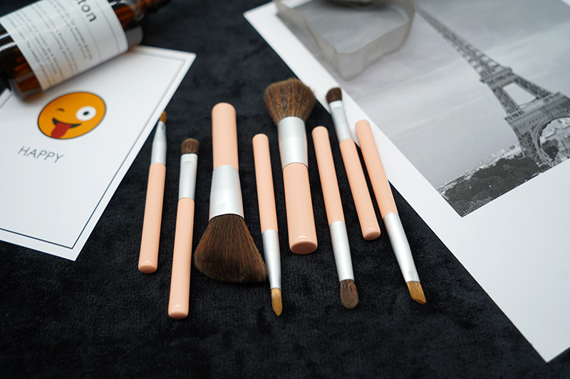 Best Wholesale High Quality Luxury Custom Christmas Makeup Bulk Vendors Cleaner Pretty Bling Cosmetic Painting Tools Set Brush