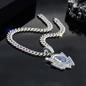 Pendentif personnalisé en diamant Lone Ranger Movie Anime Pendentif décoratif de l'équipe de basket-ball en alliage de zinc - Product Image 4