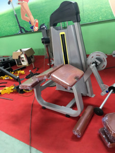 Équipement de gymnastique de machine d'extension de boucle de jambe sujette en acier professionnelle commerciale <span class=keywords><strong>pour</strong></span> l'<span class=keywords><strong>exercice</strong></span> d'entraînement d'épaule de bodybuilding - Product Image 3