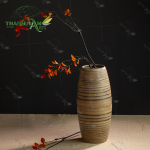 Jarrón ecológico decorativo duradero en espiral de bambú de color hecho a mano para escritorio de entrada moderno y acento de estante - Product Image 5