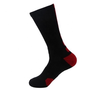 Cadeau de Noël pour les chaussettes de sport pour hommes de grand garçon Chaussettes de basket-ball en coton doux et sec évacuant l'humidité - Product Image 2