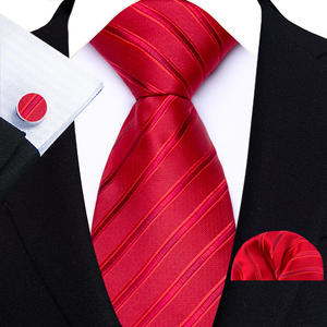 Corbata de Poliéster a Rayas para Hombre del Fabricante en Stock, Conjunto de Tres Piezas con Pañuelo de Bolsillo y Gemelos para Negocios y Viajes, Corbata Formal Roja para Novio - Product Image 4