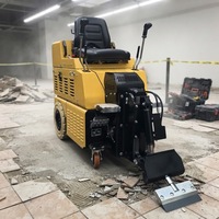 Machine autoportée à propulsion hydraulique pour le décapage de revêtements de sol, décolleuse de colle à carrelage, décapante de revêtements de sol robuste