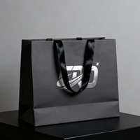 Sacs de Transport en Papier Kraft Imprimés De Luxe Personnalisés pour Chaussures, Vêtements, Bijoux et Cadeaux - Sacs d'Emballage et de Shopping avec Logo (Vente en Gros)