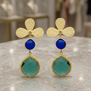 Nouveauté : Boucles d'oreilles pendantes plaquées or, design ethnique unique en forme de pétale de fleur, faites à la main en alliage de métal précieux, cadeau pour femmes et unisexe - Product Image 3