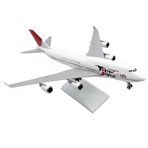 Modellino di Aereo in Resina Boeing 747 di Japan Airline, 30cm, Ornamento da Scrivania Collezionabile con Coda Rossa e Bianca - Product Image 1