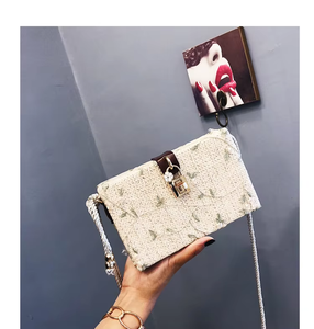 Bolso de Hombro Tejido Estilo Bohemio Chic para Mujer, Inspirado en <span class=keywords><strong>Bali</strong></span>, de Paja y Ratán, con Cadena Metálica, Cierre Hecho a Mano, Reciclado - Product Image 3