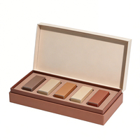 Boîte cadeau magnétique personnalisée en matériau mat pour emballage de rouge à lèvres et gloss cosmétique, avec logo doré