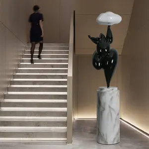 抽象芸術像彫刻リビングルームフロアランプライト高級クリエイティブホームポーチホテル営業部装飾ライト
