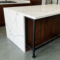 Grande dalle de pierre d'ingénierie texturée pour plan de travail de cuisine d'hôtel moderne, en pierre de quartz artificielle, surface solide, imperméable