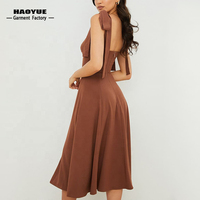 Fabricant de vêtements pour femmes personnalisé élégant décontracté une ligne col en V robes de soirée mi-longues à volants fente Slip robe pour dames
