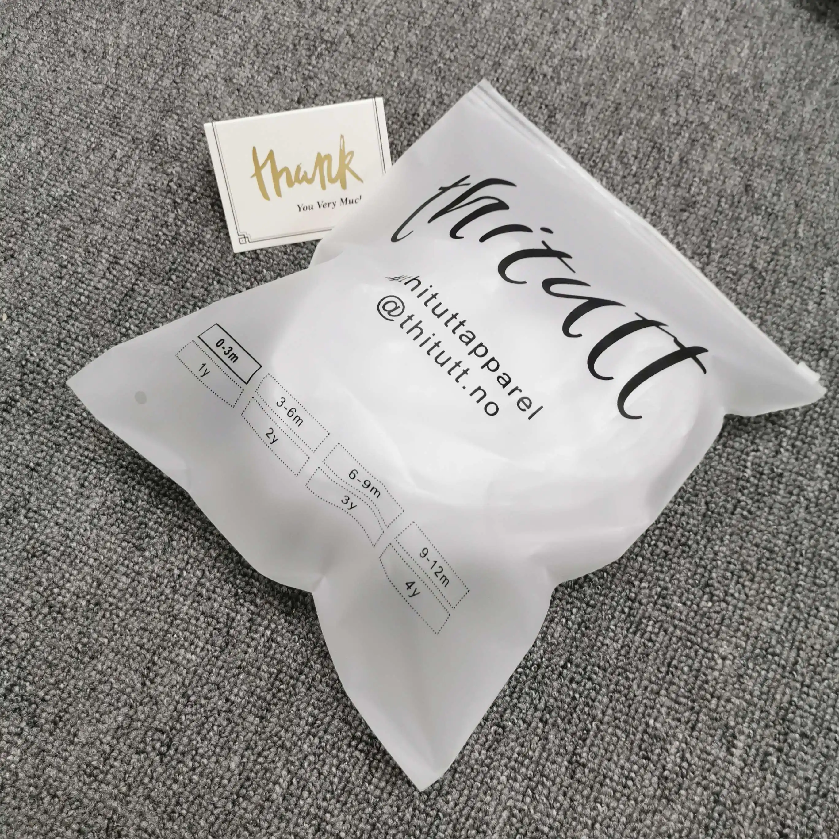 사용자 정의 생분해 성 서리로 덥은 표면 씰링 지퍼 잠금 가방 맞춤형 비닐 봉투 생분해 성 비닐 봉투 옷